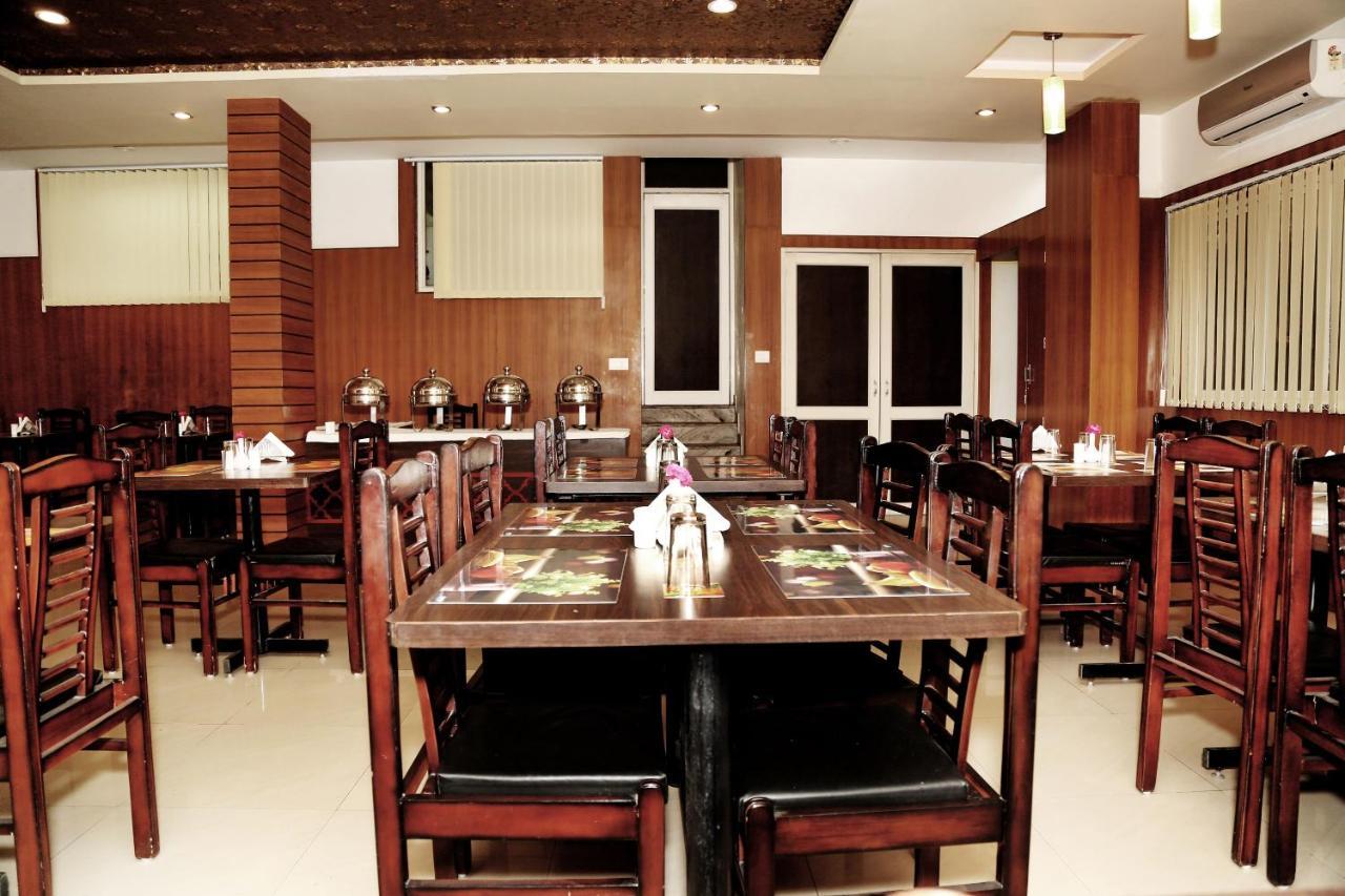 Narayans Leela Inn Udaipur Eksteriør billede
