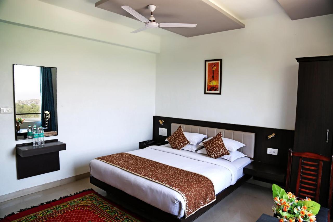 Narayans Leela Inn Udaipur Eksteriør billede