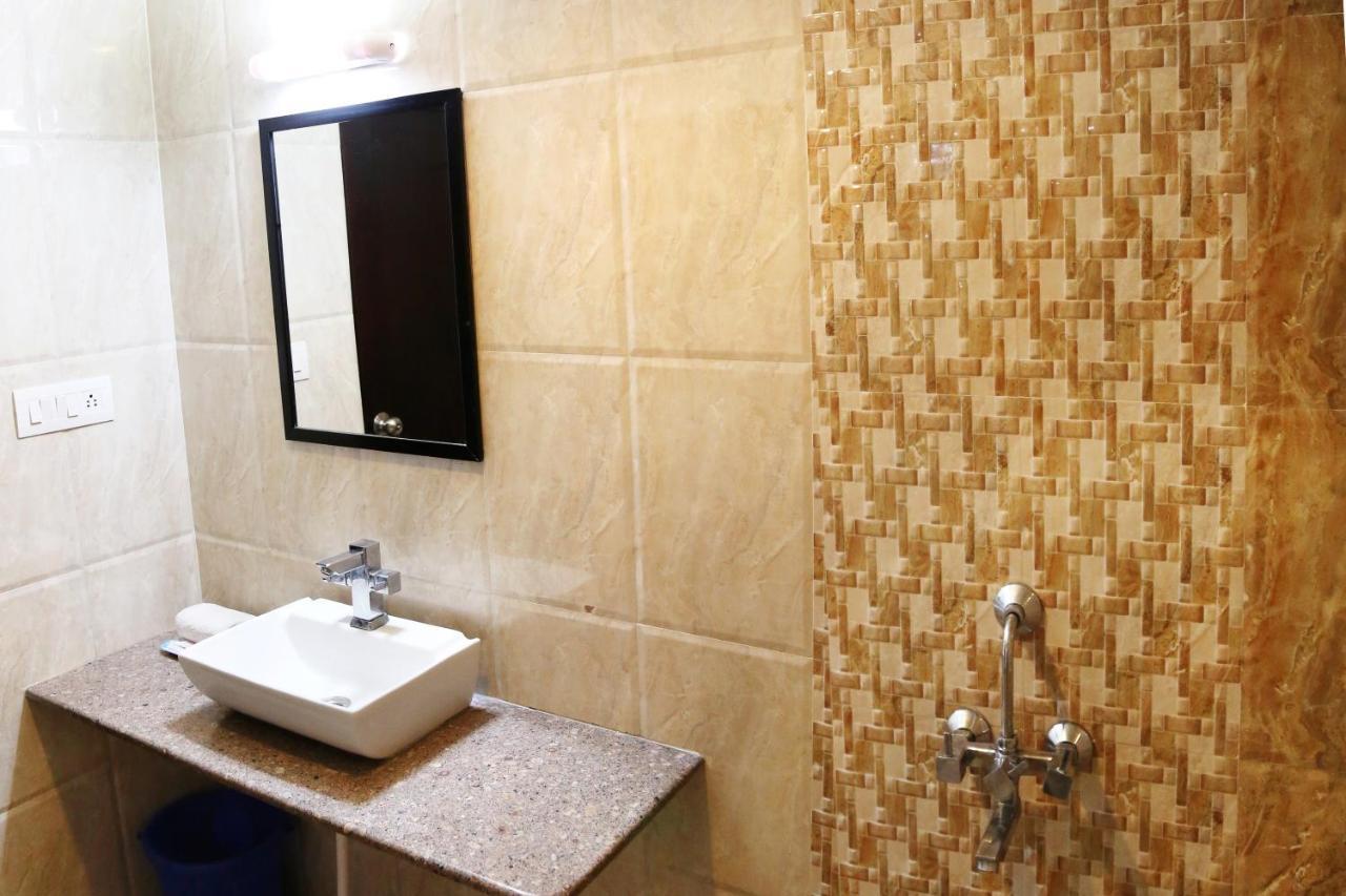 Narayans Leela Inn Udaipur Eksteriør billede